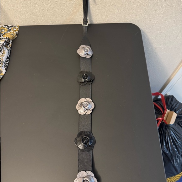 Michael Kors Handbag with Leather Rosette guitar style strap - Picture 6 of 6